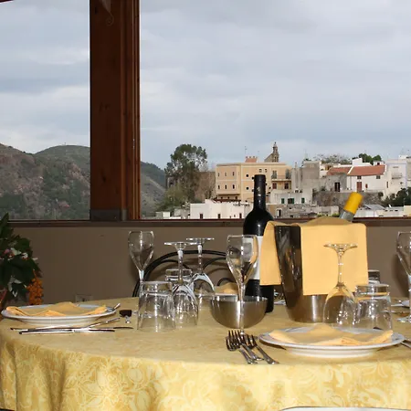 La Filadelfia Липари