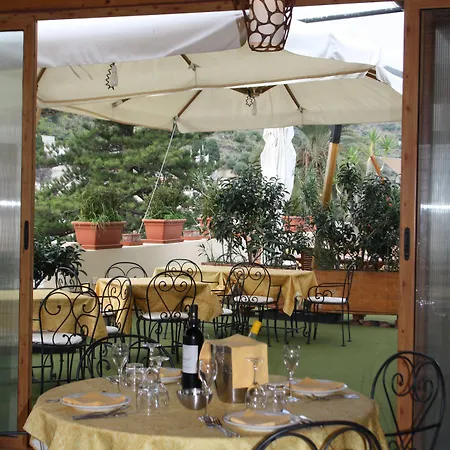 酒店 La Filadelfia 利帕里